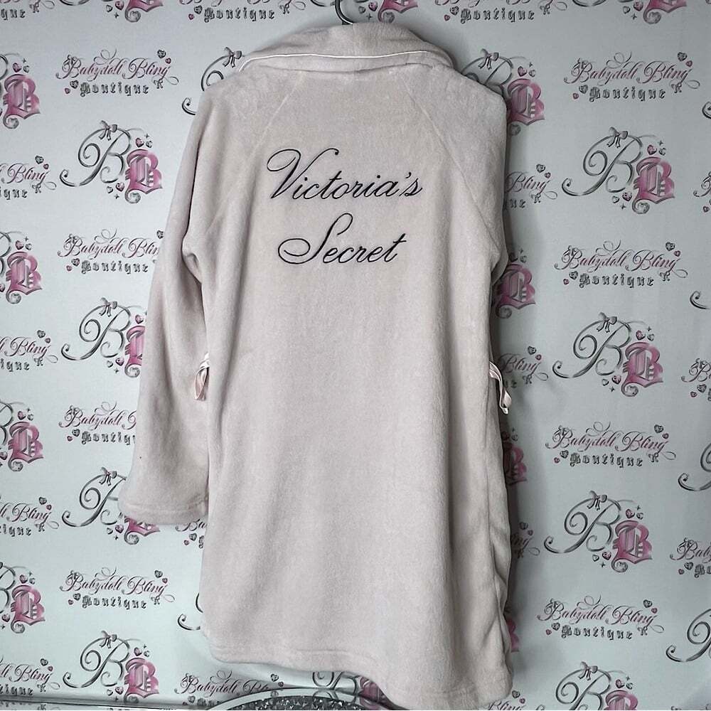 Victoria's Secret robe Soft Blush pink black embroidered soft fleece